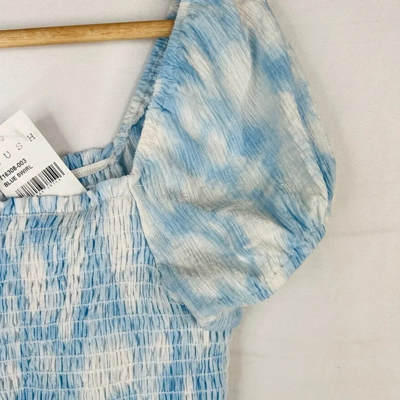 LUSH Blue Swirl Short Sleeve Smocked Top Size L - Picture 6 of 9